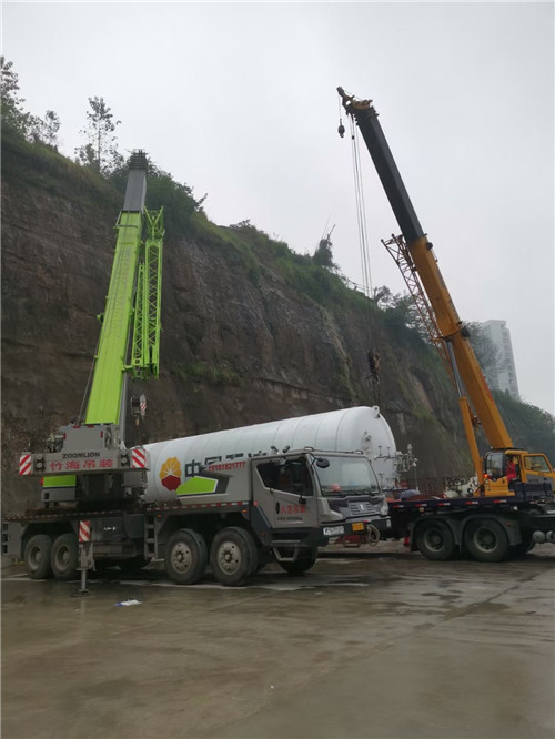 六安市“不怕风雨冻”—— 吊车的 “恶劣环境适应” 技术